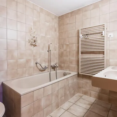 Domek alpejski Eloise By Interhome *